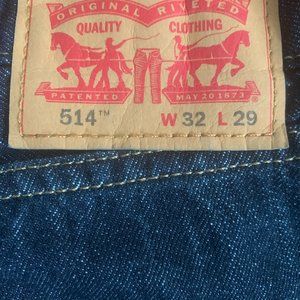 Levis 514 W 32 x L 29 Dark Blue Wash preowned great condition